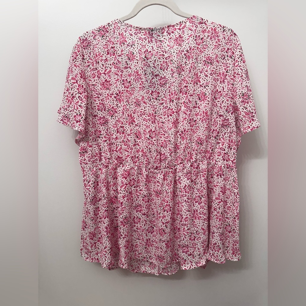 NWT Torrid Georgette Flutter V neck blouse “pretty Jacobien ditsy whisper white” - Picture 7 of 9